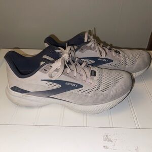 Women’s Brooks